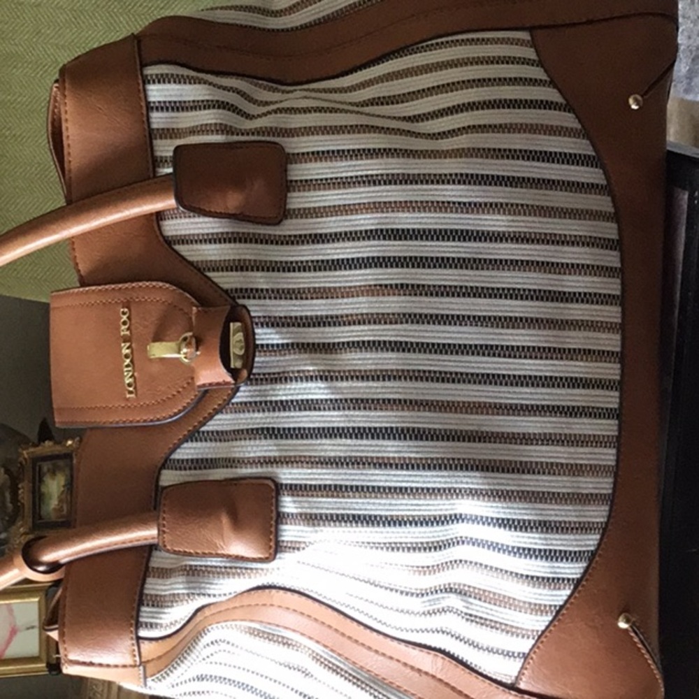 LONDON FOG PURSE - Picture 2 of 5